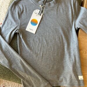Vuori Pose Fitted Tee- NWT